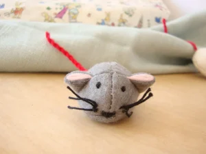 Handmade little felt mouse - grey