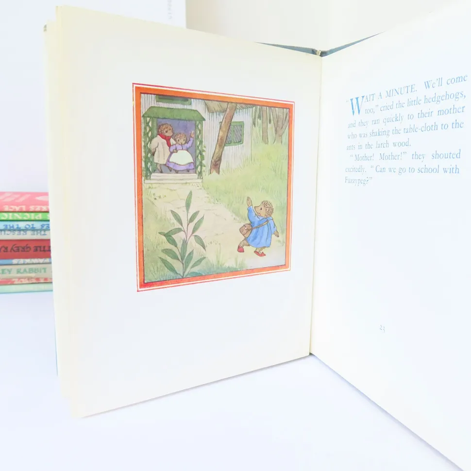 vintage_book__fuzzypeg_go_4.webp VINTAGE book - Fuzzypeg Goes to School (1970)