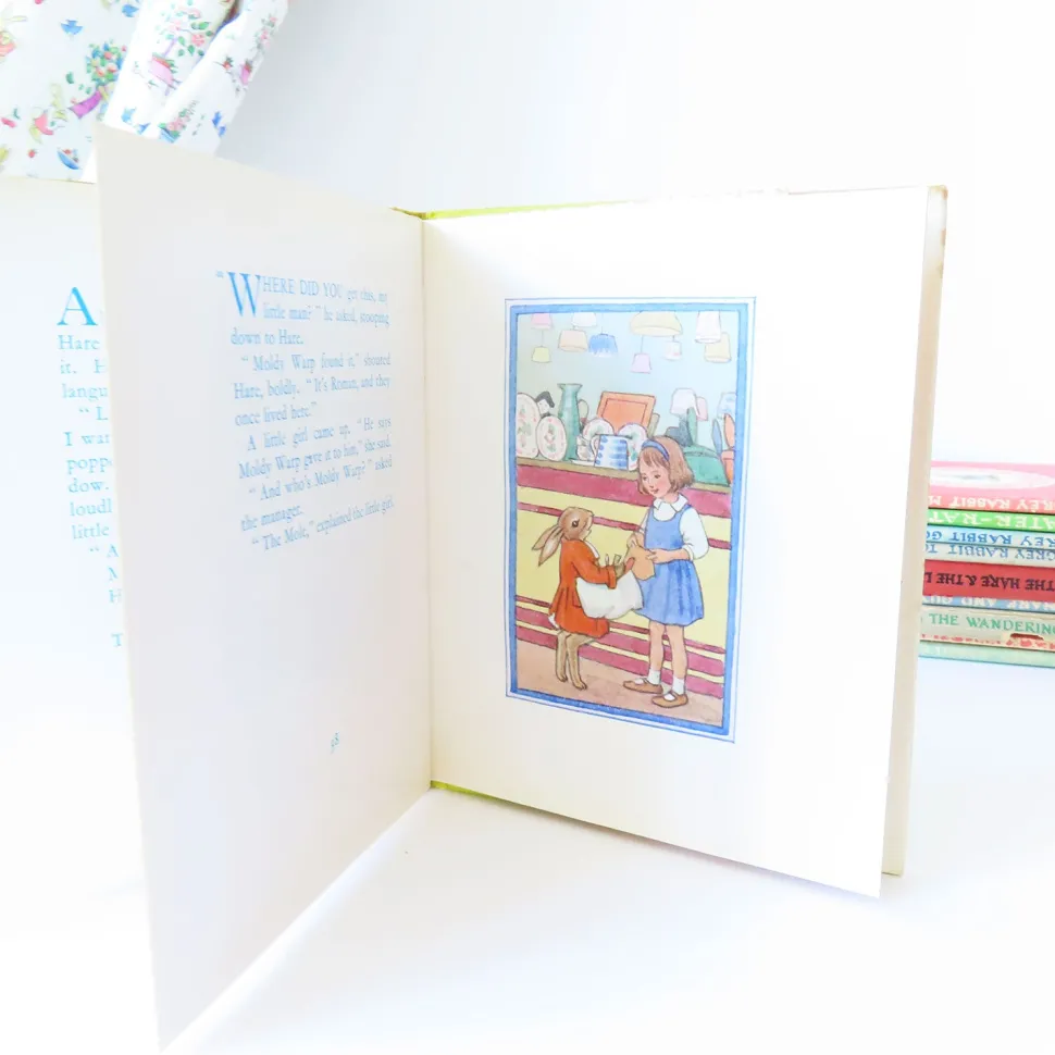 VINTAGE book - Hare Goes Shopping (1969)