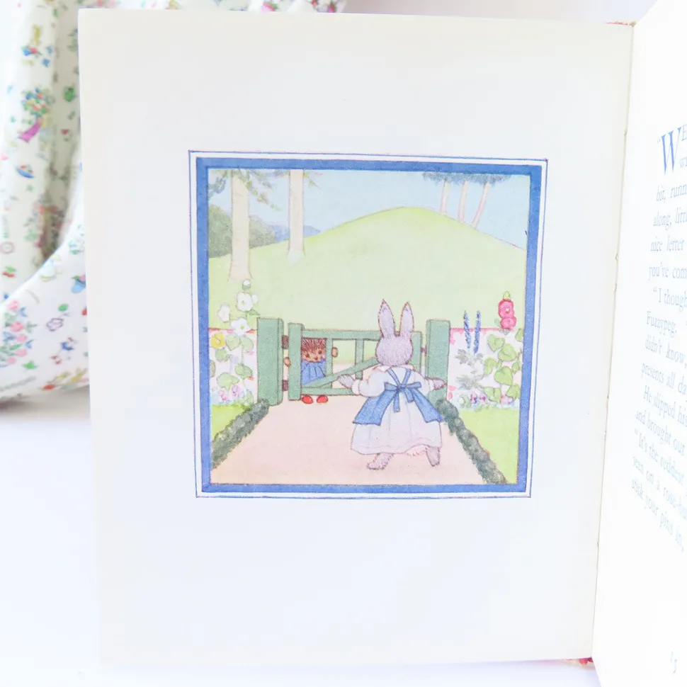 vintage_book__little_grey_2-1.webp VINTAGE book - Little Grey Rabbit Makes Lace (1951)