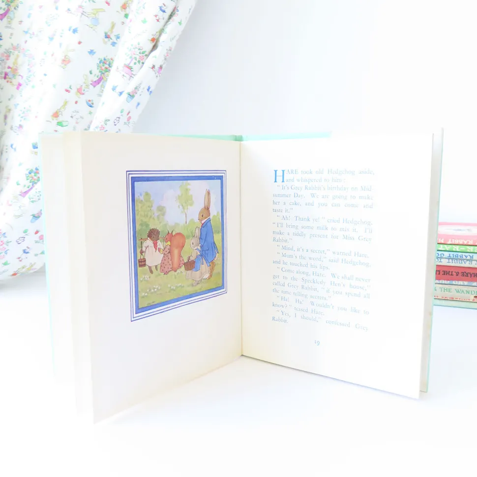 vintage_book__little_grey_3-2.webp VINTAGE book - Little Grey Rabbit's Birthday (1971)