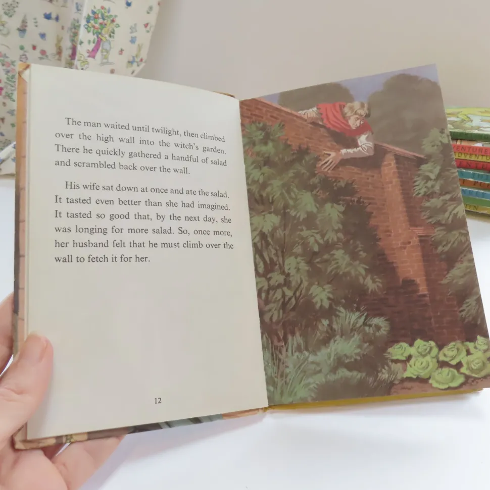 vintage_ladybird_book___r_4-1.webp VINTAGE Ladybird book - Rapunzel (1970s)