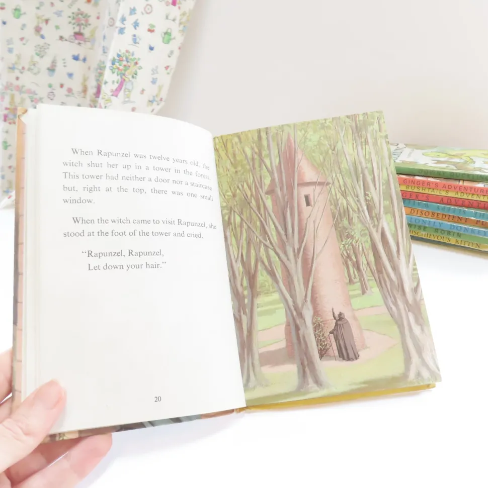 vintage_ladybird_book___r_5-1.webp VINTAGE Ladybird book - Rapunzel (1970s)