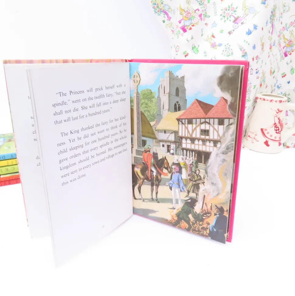 vintage_ladybird_book___s_6.webp VINTAGE Ladybird book - Sleeping Beauty (late 1970s)