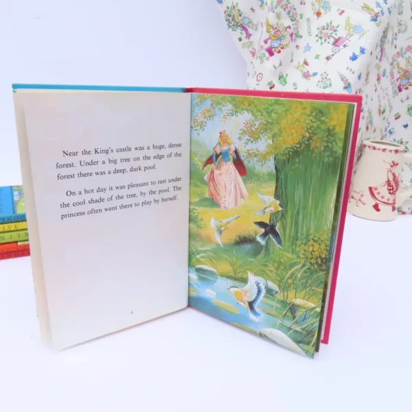 VINTAGE Ladybird book - The Princess and the Frog (late 1970s)