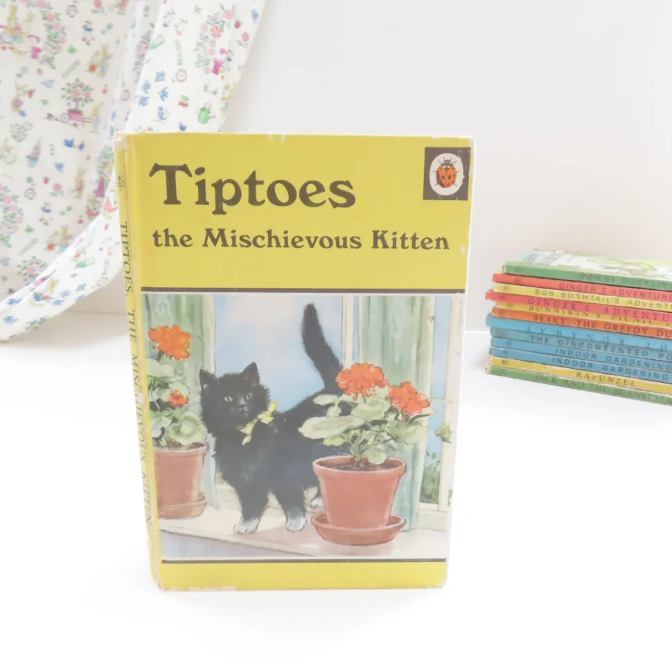 VINTAGE Ladybird book - Tiptoes the Mischievous Kitten (c.1971)
