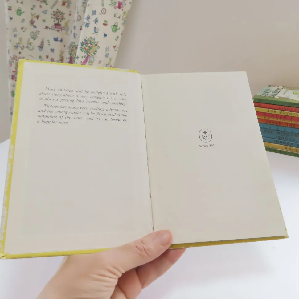 VINTAGE Ladybird book - Tiptoes the Mischievous Kitten (c.1971)