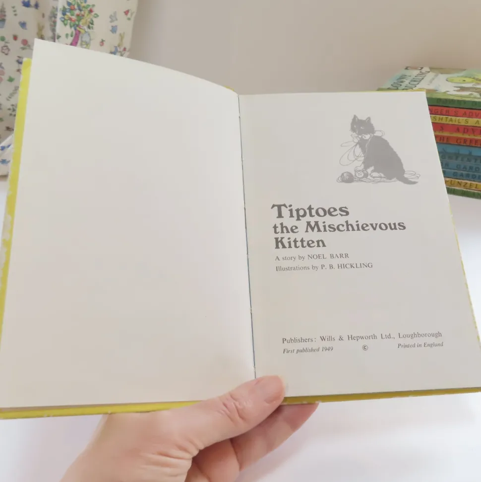VINTAGE Ladybird book - Tiptoes the Mischievous Kitten (c.1971)