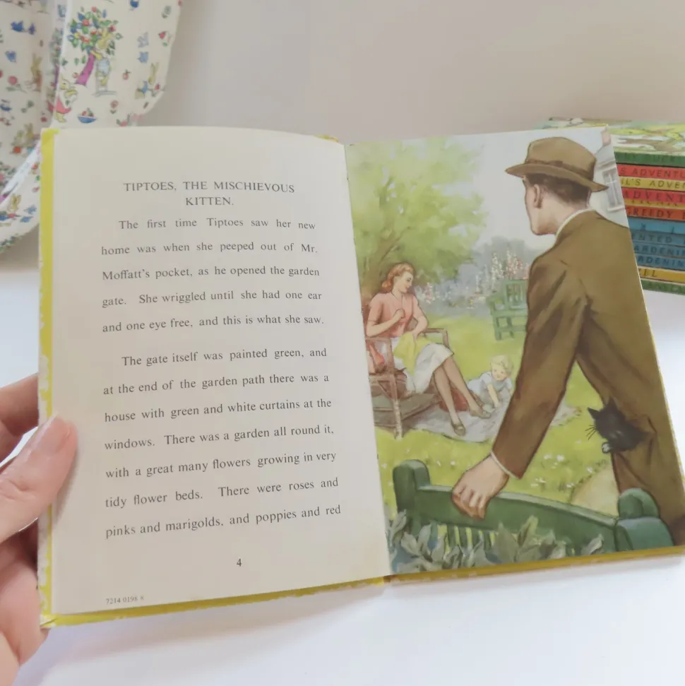 VINTAGE Ladybird book - Tiptoes the Mischievous Kitten (c.1971)