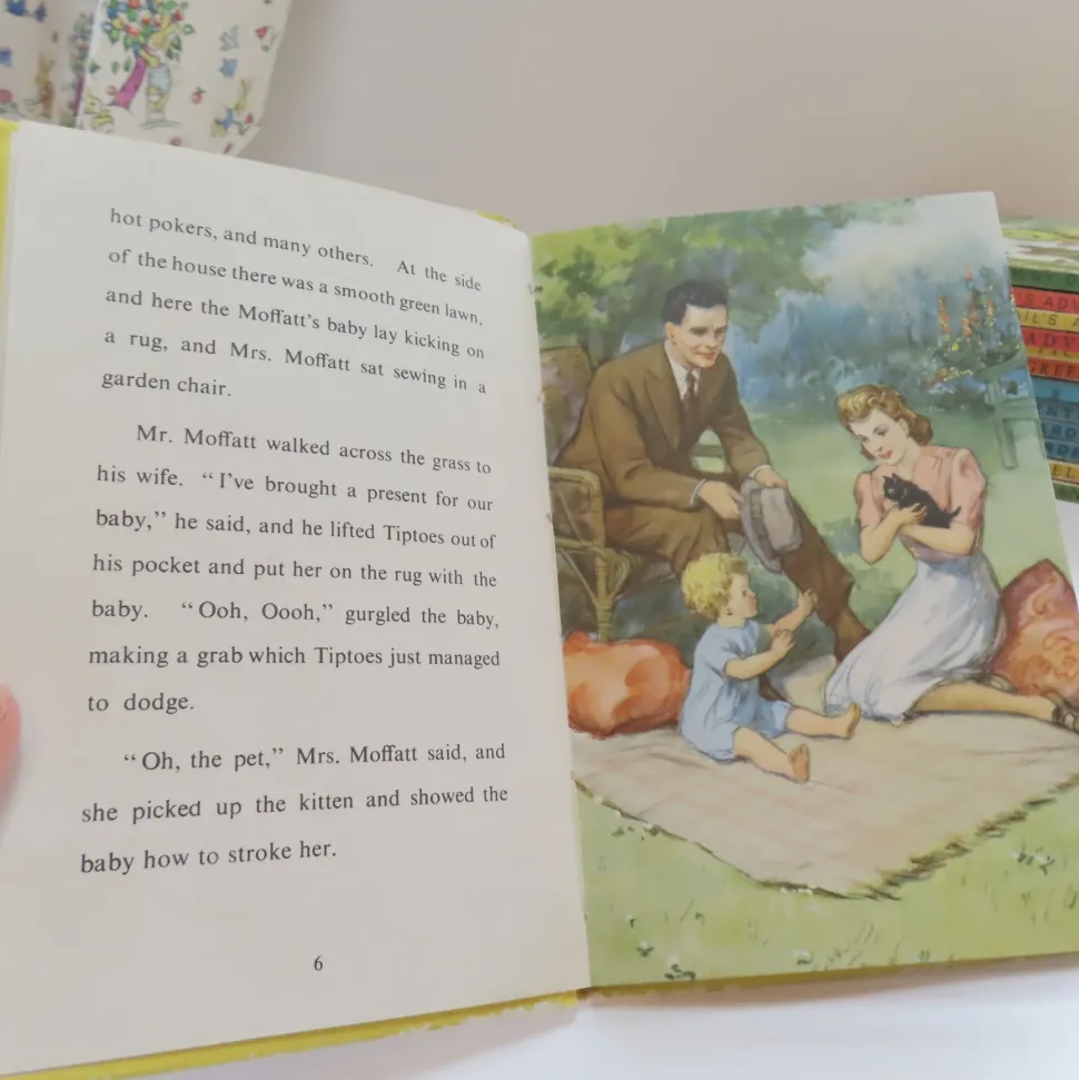 VINTAGE Ladybird book - Tiptoes the Mischievous Kitten (c.1971)